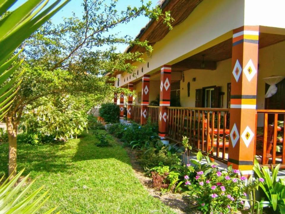 Casa Hotel Sinkiling Gambia Serrekunda Exteriör bild