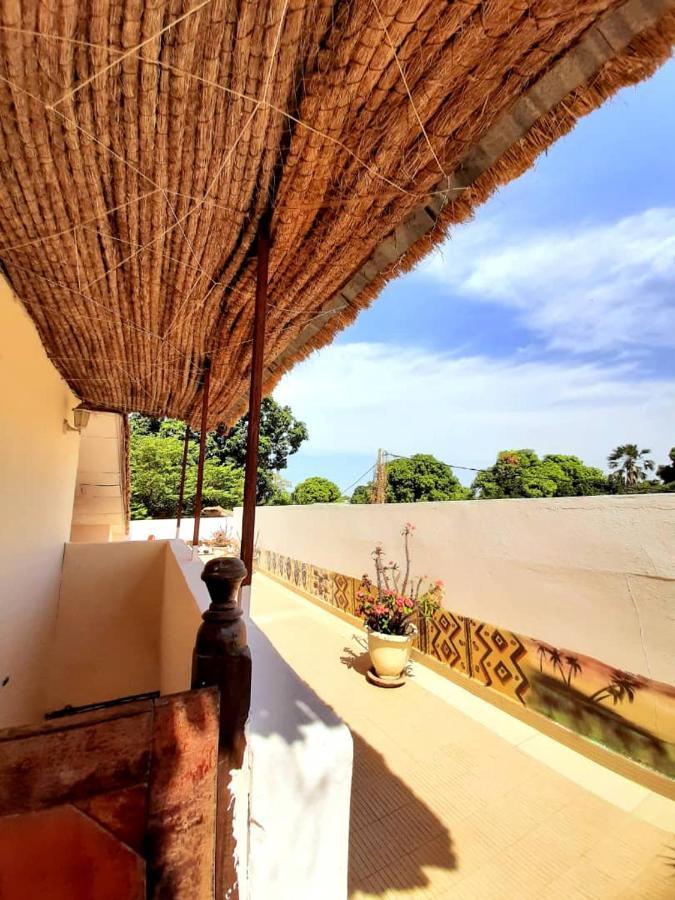 Casa Hotel Sinkiling Gambia Serrekunda Exteriör bild