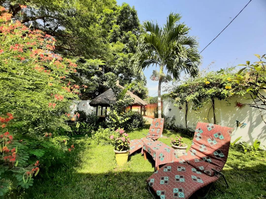 Casa Hotel Sinkiling Gambia Serrekunda Exteriör bild