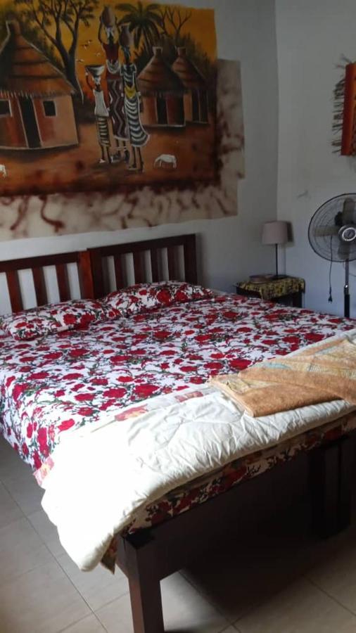 Casa Hotel Sinkiling Gambia Serrekunda Exteriör bild