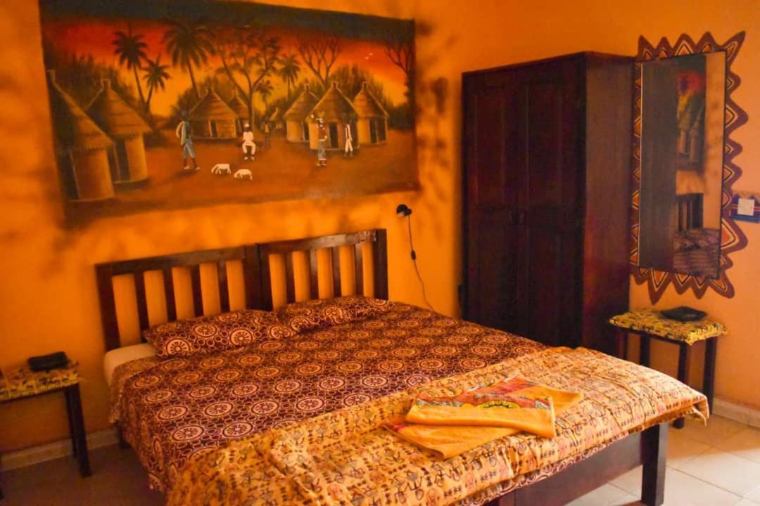 Casa Hotel Sinkiling Gambia Serrekunda Exteriör bild