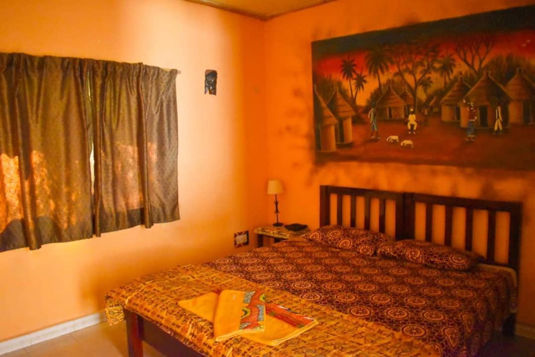 Casa Hotel Sinkiling Gambia Serrekunda Exteriör bild