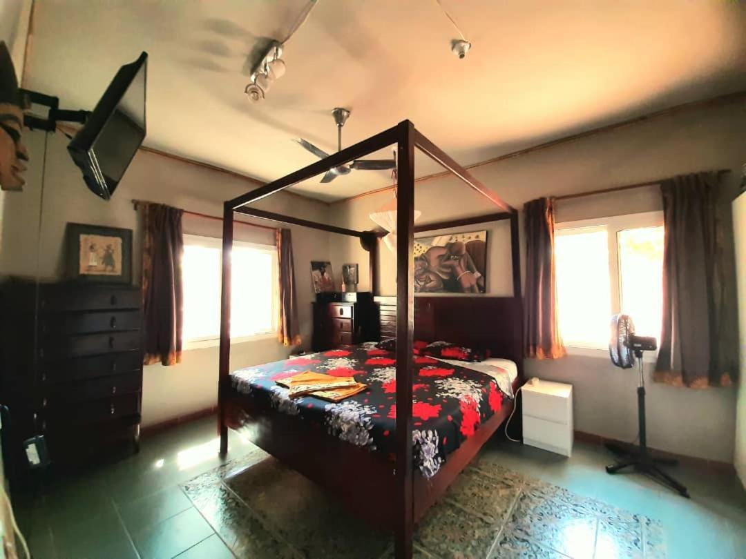 Casa Hotel Sinkiling Gambia Serrekunda Exteriör bild