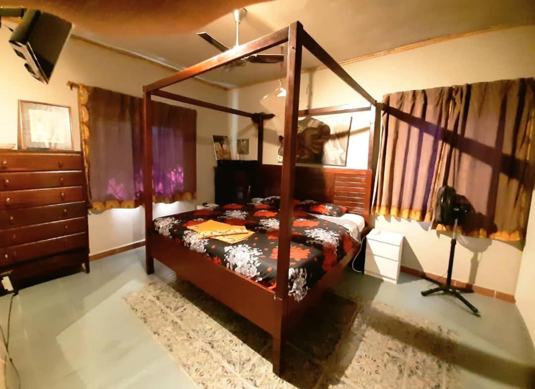 Casa Hotel Sinkiling Gambia Serrekunda Exteriör bild