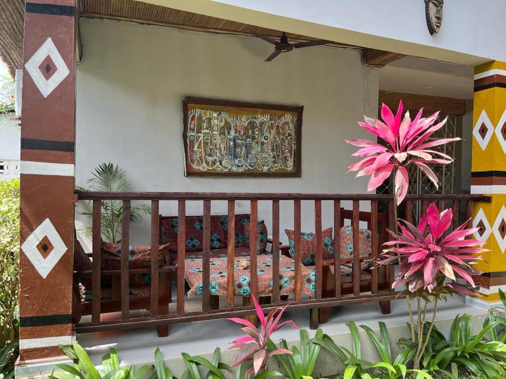 Casa Hotel Sinkiling Gambia Serrekunda Exteriör bild